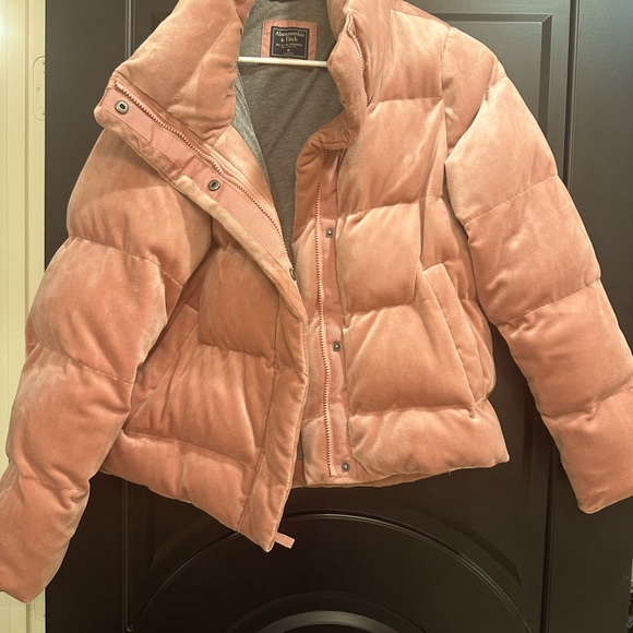 Abercrombie and Fitch Sherpa ultra mini puffer - Picture 2 of 3